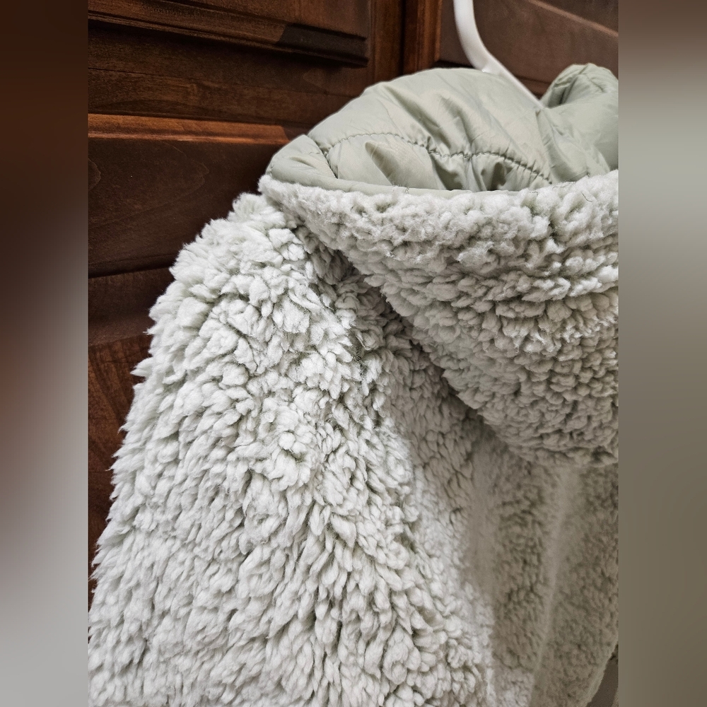 Love Tree Reversible Sherpa-Lined Quilted Jacket – Size Small - Picture 6 of 9